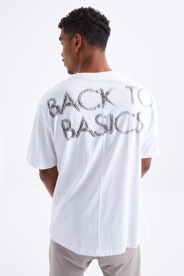 Tommy Life Beyaz Sırtı Yazı Baskılı O Yaka Erkek Oversize T-Shirt - 88100. 2 Tommy Life Beyaz Sırtı Yazı Baskılı O Yaka Erkek Oversize T-Shirt - 88100. 2