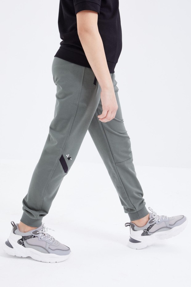 Tommy Life Çağla Bağcıklı Fermuar Cepli Jogger Erkek Çocuk Eşofman Alt - 10815. 4 Tommy Life Çağla Bağcıklı Fermuar Cepli Jogger Erkek Çocuk Eşofman Alt - 10815. 4