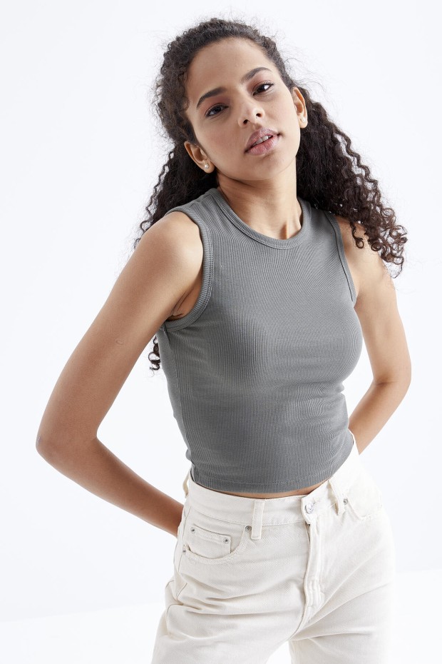Tommy Life Çağla Basic Kolsuz O Yaka Kadın Crop Top Atlet - 97204. 5 Tommy Life Çağla Basic Kolsuz O Yaka Kadın Crop Top Atlet - 97204. 5