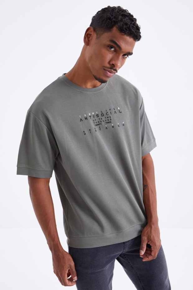 Tommy Life Çağla Küçük Yazı Nakışlı O Yaka Erkek Oversize T-Shirt - 88103. 1