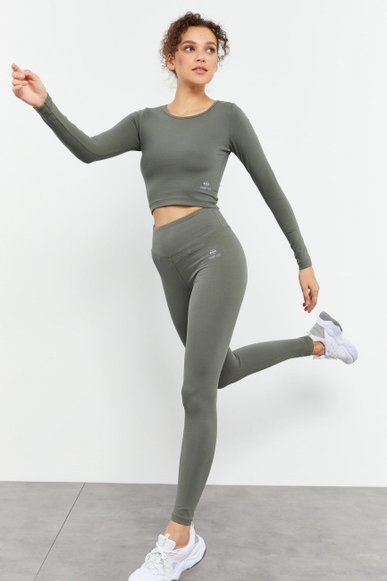 Çağla Uzun Kollu Dar Kalıp O Yaka Kadın Crop Top T-Shirt - 97150 
