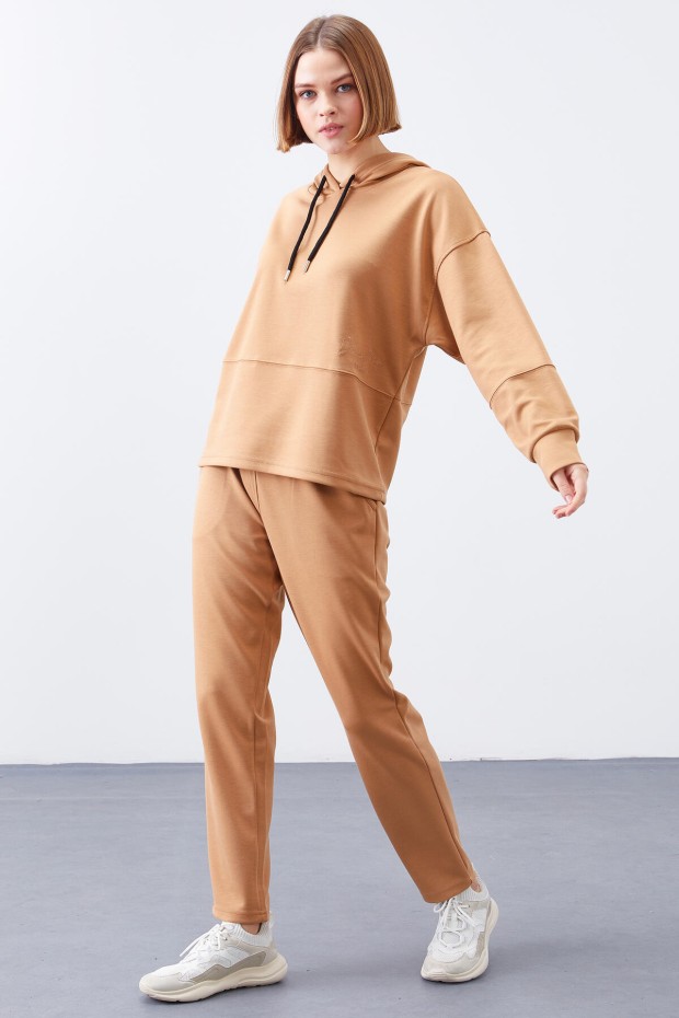 Tommy Life Camel Kapüşonlu Nakış Detaylı Klasik Paça Kadın Oversize Eşofman Takımı - 95310. 3 Tommy Life Camel Kapüşonlu Nakış Detaylı Klasik Paça Kadın Oversize Eşofman Takımı - 95310. 3
