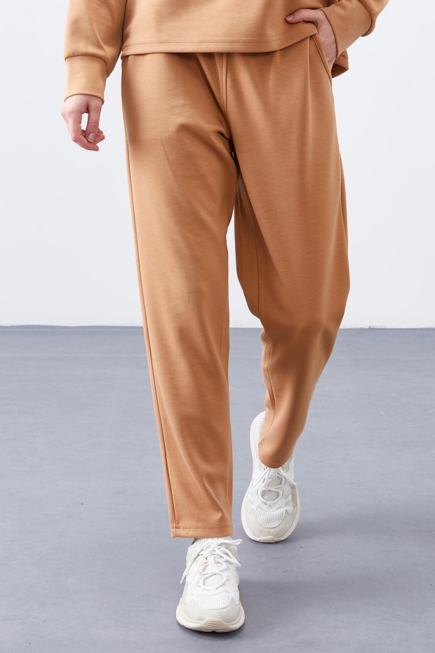Tommy Life Camel Kapüşonlu Nakış Detaylı Klasik Paça Kadın Oversize Eşofman Takımı - 95310. 2 Tommy Life Camel Kapüşonlu Nakış Detaylı Klasik Paça Kadın Oversize Eşofman Takımı - 95310. 2