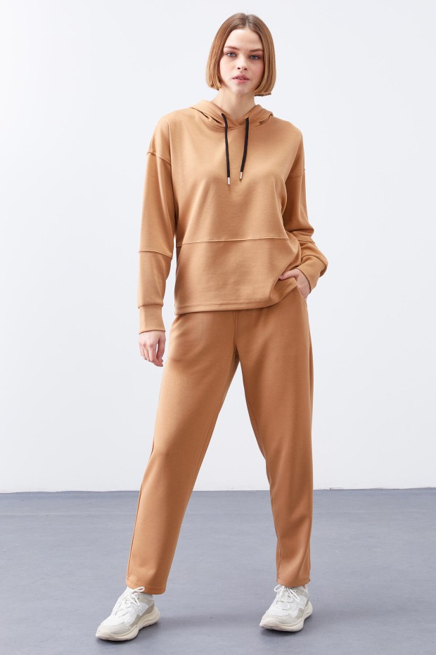 Tommy Life Camel Kapüşonlu Nakış Detaylı Klasik Paça Kadın Oversize Eşofman Takımı - 95310. 7 Tommy Life Camel Kapüşonlu Nakış Detaylı Klasik Paça Kadın Oversize Eşofman Takımı - 95310. 7