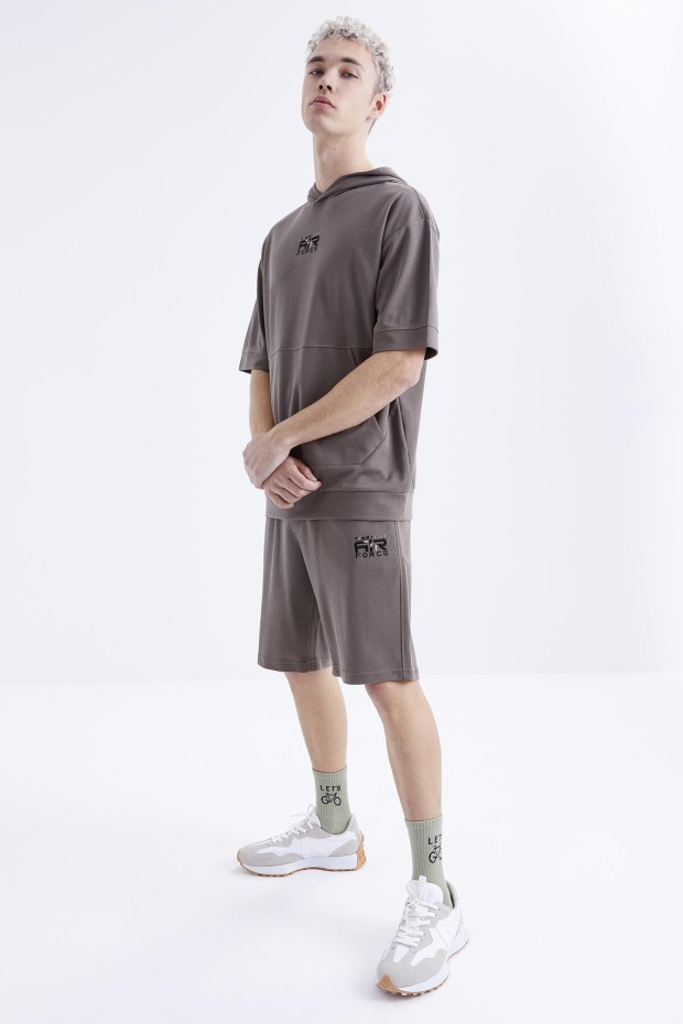 Tommy Life Camel Nakışlı Kapüşonlu Kanguru Cep Oversize Erkek Şort Takım - 85166. 3 Tommy Life Camel Nakışlı Kapüşonlu Kanguru Cep Oversize Erkek Şort Takım - 85166. 3