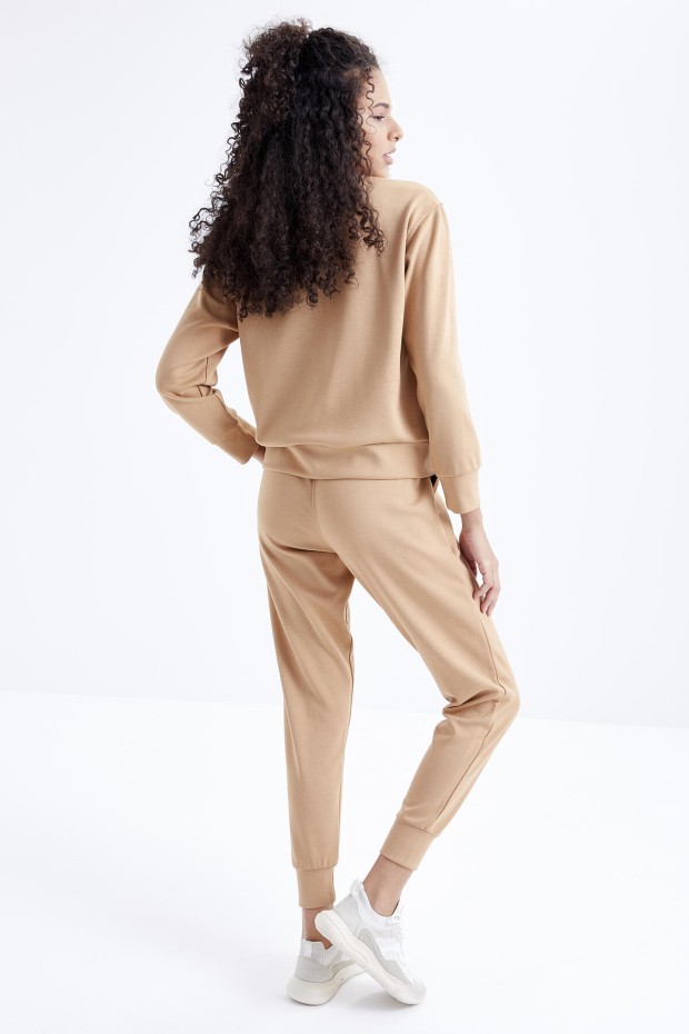 Tommy Life Camel Oversize Basic O Yaka Kadın Eşofman Takımı - 95308. 8 Tommy Life Camel Oversize Basic O Yaka Kadın Eşofman Takımı - 95308. 8