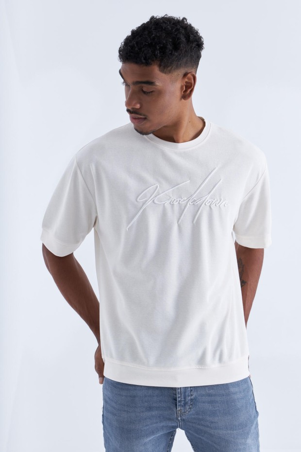 Tommy Life Ekru Yazı Nakışlı O Yaka Erkek Oversize T-Shirt - 88102. 6 Tommy Life Ekru Yazı Nakışlı O Yaka Erkek Oversize T-Shirt - 88102. 6