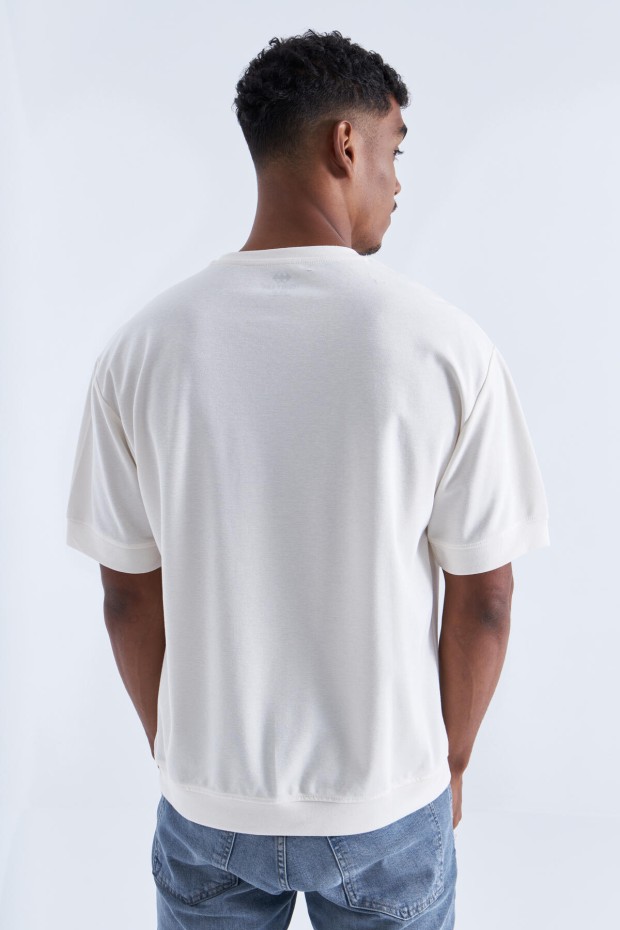 Tommy Life Ekru Yazı Nakışlı O Yaka Erkek Oversize T-Shirt - 88102. 8 Tommy Life Ekru Yazı Nakışlı O Yaka Erkek Oversize T-Shirt - 88102. 8