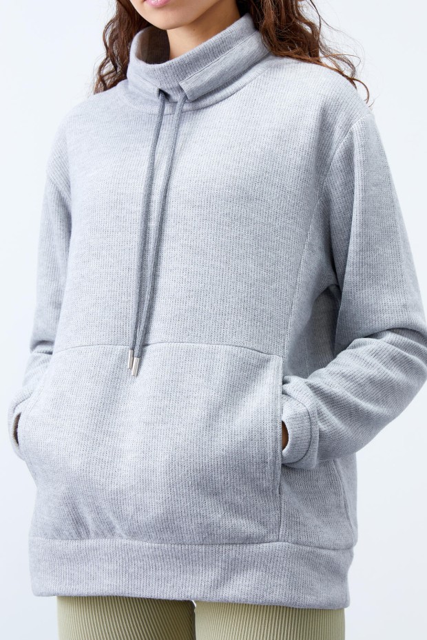 Tommy Life Gri Melanj Dik Yaka Bağcıklı Selanik Triko Kadın Oversize Sweatshirt - 97195. 4 Tommy Life Gri Melanj Dik Yaka Bağcıklı Selanik Triko Kadın Oversize Sweatshirt - 97195. 4