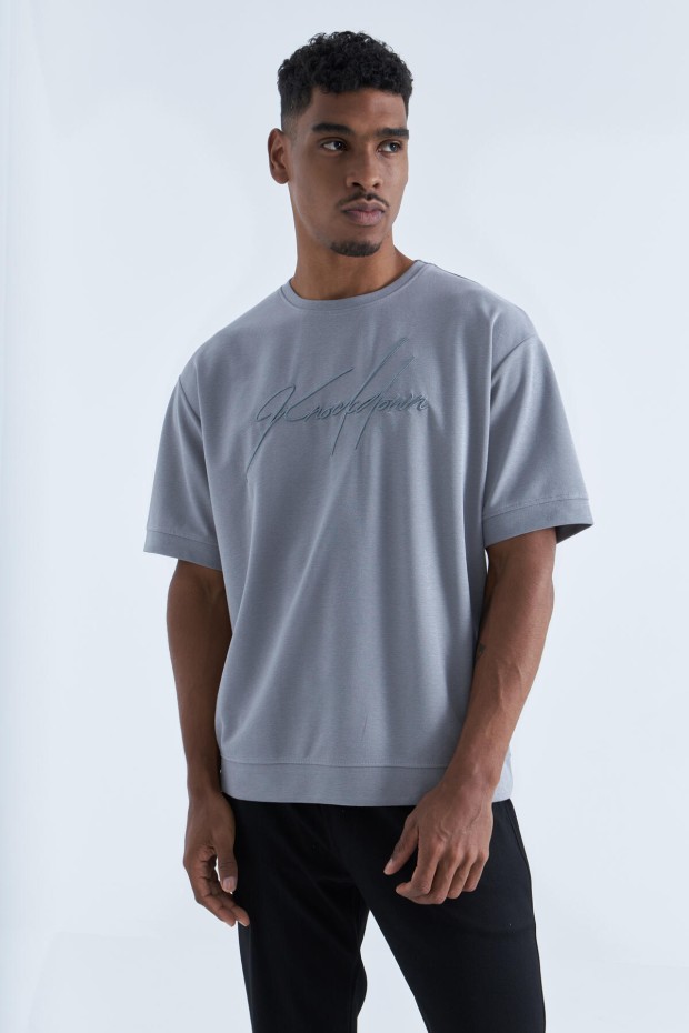 Tommy Life Gri Yazı Nakışlı O Yaka Erkek Oversize T-Shirt - 88102. 3 Tommy Life Gri Yazı Nakışlı O Yaka Erkek Oversize T-Shirt - 88102. 3