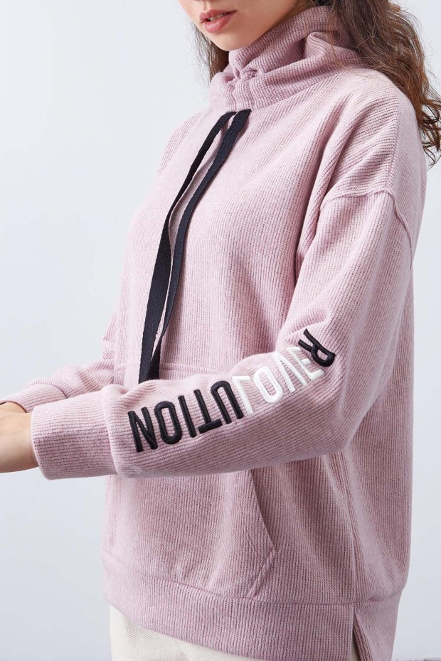 Tommy Life Gül Kurusu Büzgülü Bağcıklı Yaka Nakışlı Selanik Triko Kadın Oversize Sweatshirt - 97197. 8 Tommy Life Gül Kurusu Büzgülü Bağcıklı Yaka Nakışlı Selanik Triko Kadın Oversize Sweatshirt - 97197. 8