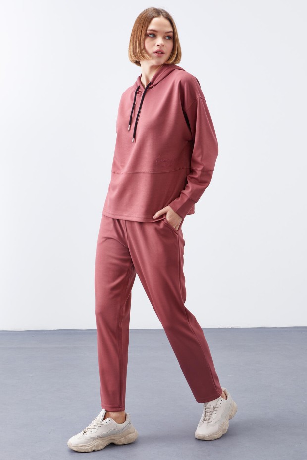 Tommy Life Gül Kurusu Kapüşonlu Nakış Detaylı Klasik Paça Kadın Oversize Eşofman Takımı - 95310. 8 Tommy Life Gül Kurusu Kapüşonlu Nakış Detaylı Klasik Paça Kadın Oversize Eşofman Takımı - 95310. 8