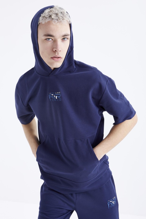Tommy Life İndigo Nakışlı Kapüşonlu Kanguru Cep Oversize Erkek Şort Takım - 85166. 1 Tommy Life İndigo Nakışlı Kapüşonlu Kanguru Cep Oversize Erkek Şort Takım - 85166. 1