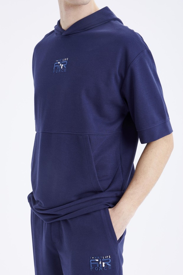 Tommy Life İndigo Nakışlı Kapüşonlu Kanguru Cep Oversize Erkek Şort Takım - 85166. 8 Tommy Life İndigo Nakışlı Kapüşonlu Kanguru Cep Oversize Erkek Şort Takım - 85166. 8