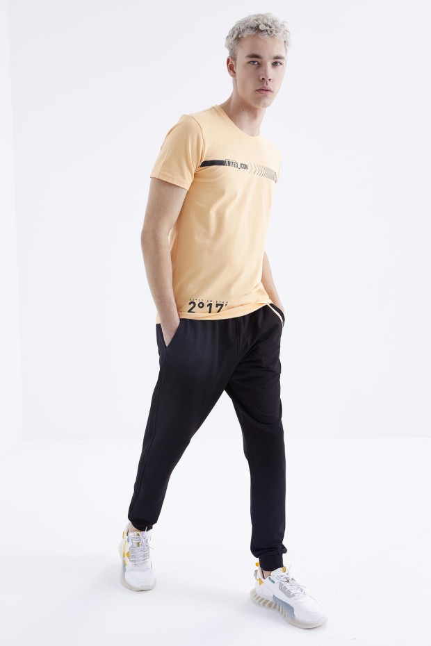 Tommy Life Kavuniçi - Siyah Baskı Detaylı O Yaka Standart Kalıp Manşetli Erkek Eşofman Takım - 85175. 1 Tommy Life Kavuniçi - Siyah Baskı Detaylı O Yaka Standart Kalıp Manşetli Erkek Eşofman Takım - 85175. 1