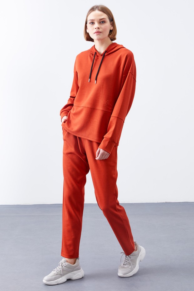 Tommy Life Kiremit Kapüşonlu Nakış Detaylı Klasik Paça Kadın Oversize Eşofman Takımı - 95310. 3 Tommy Life Kiremit Kapüşonlu Nakış Detaylı Klasik Paça Kadın Oversize Eşofman Takımı - 95310. 3