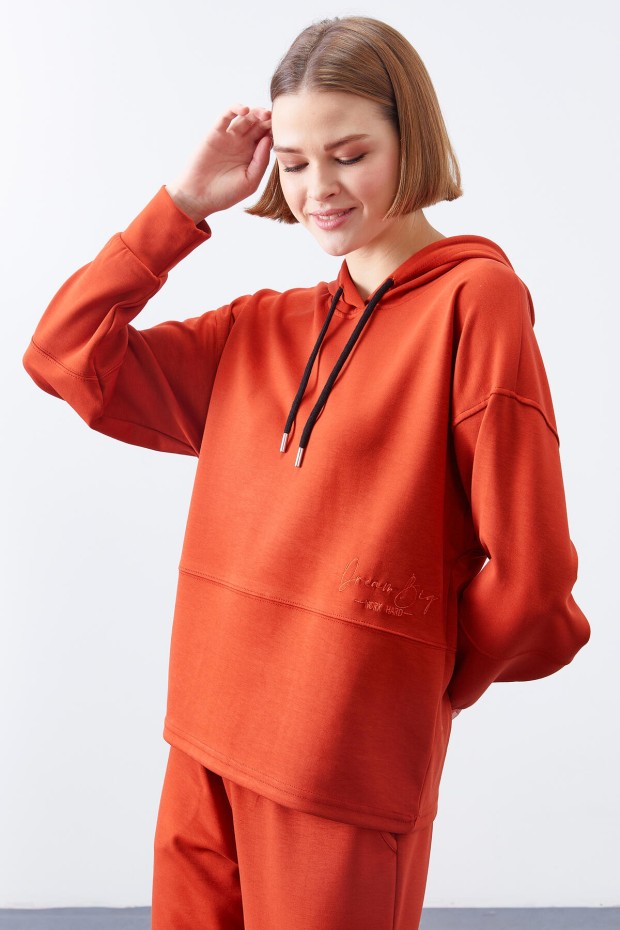 Tommy Life Kiremit Kapüşonlu Nakış Detaylı Klasik Paça Kadın Oversize Eşofman Takımı - 95310. 6 Tommy Life Kiremit Kapüşonlu Nakış Detaylı Klasik Paça Kadın Oversize Eşofman Takımı - 95310. 6