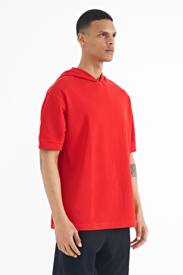 Kırmızı Kapüşonlu Kol Etiket Detaylı Oversize Erkek T-shirt - 88179 - 5
