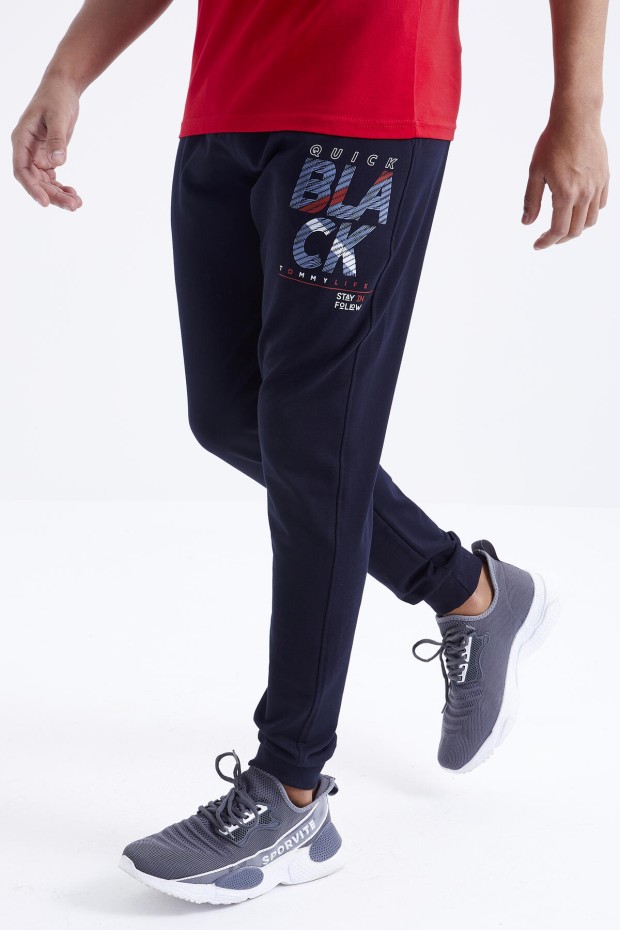 Tommy Life Kırmızı - Lacivert Baskı Detaylı O Yaka Standart Kalıp Manşetli Erkek Eşofman Takım - 85173. 4 Tommy Life Kırmızı - Lacivert Baskı Detaylı O Yaka Standart Kalıp Manşetli Erkek Eşofman Takım - 85173. 4