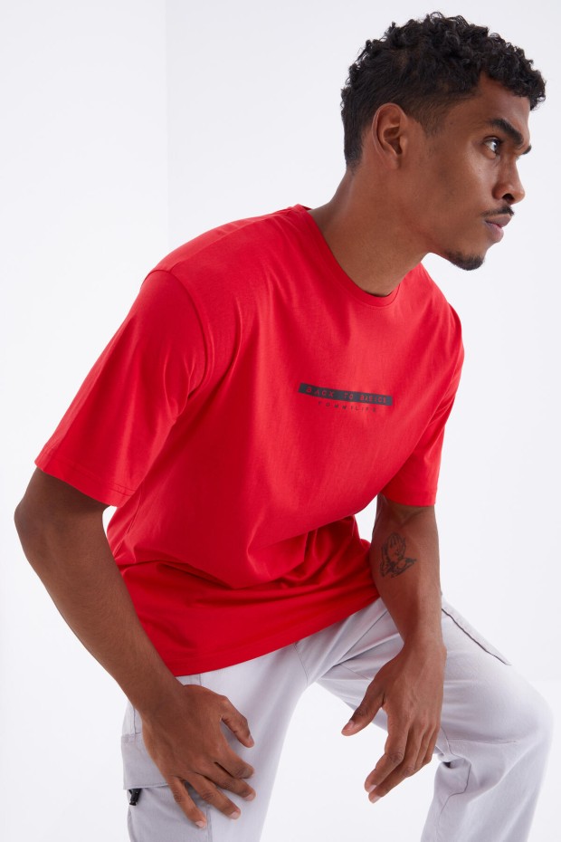 Tommy Life Kırmızı Sırtı Yazı Baskılı O Yaka Erkek Oversize T-Shirt - 88100. 2 Tommy Life Kırmızı Sırtı Yazı Baskılı O Yaka Erkek Oversize T-Shirt - 88100. 2