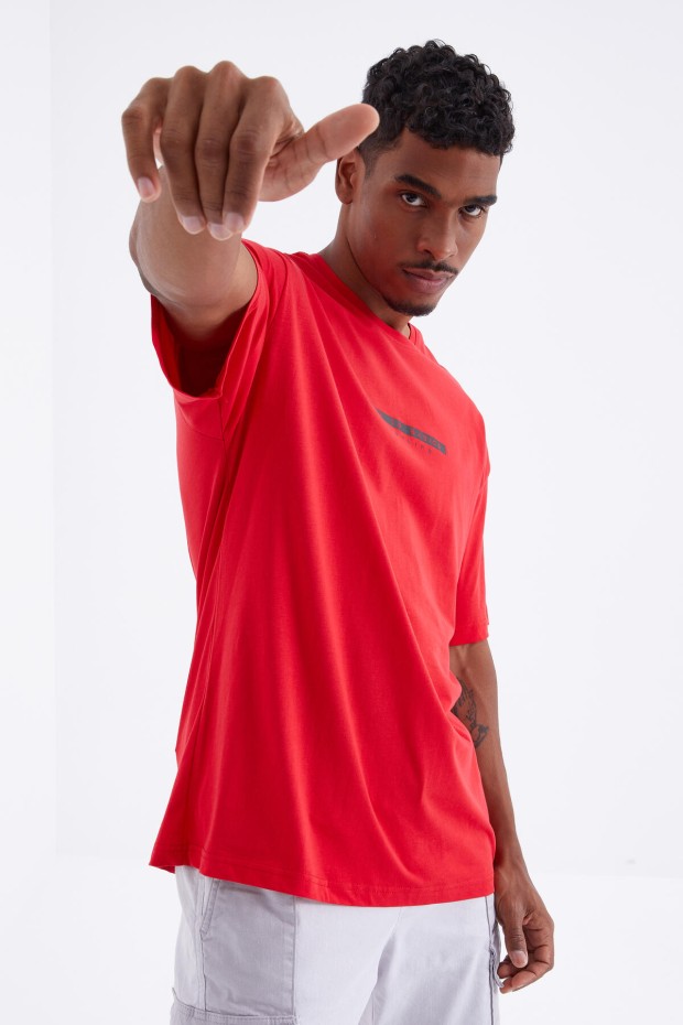 Tommy Life Kırmızı Sırtı Yazı Baskılı O Yaka Erkek Oversize T-Shirt - 88100. 6 Tommy Life Kırmızı Sırtı Yazı Baskılı O Yaka Erkek Oversize T-Shirt - 88100. 6