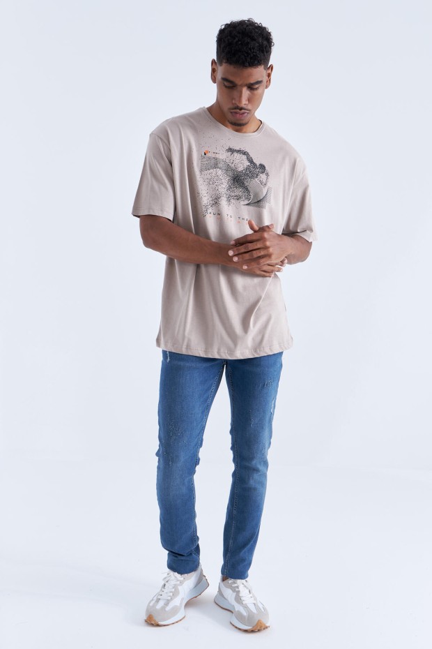 Tommy Life Koyu Bej Baskı Detaylı O Yaka Erkek Oversize T-Shirt - 88093. 2 Tommy Life Koyu Bej Baskı Detaylı O Yaka Erkek Oversize T-Shirt - 88093. 2