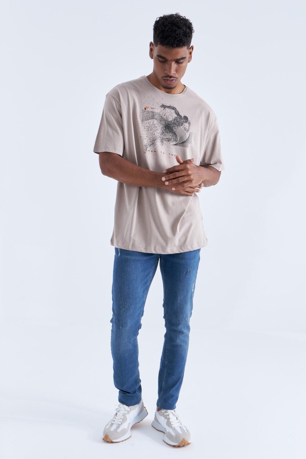 Tommy Life Koyu Bej Baskı Detaylı O Yaka Erkek Oversize T-Shirt - 88093. 2