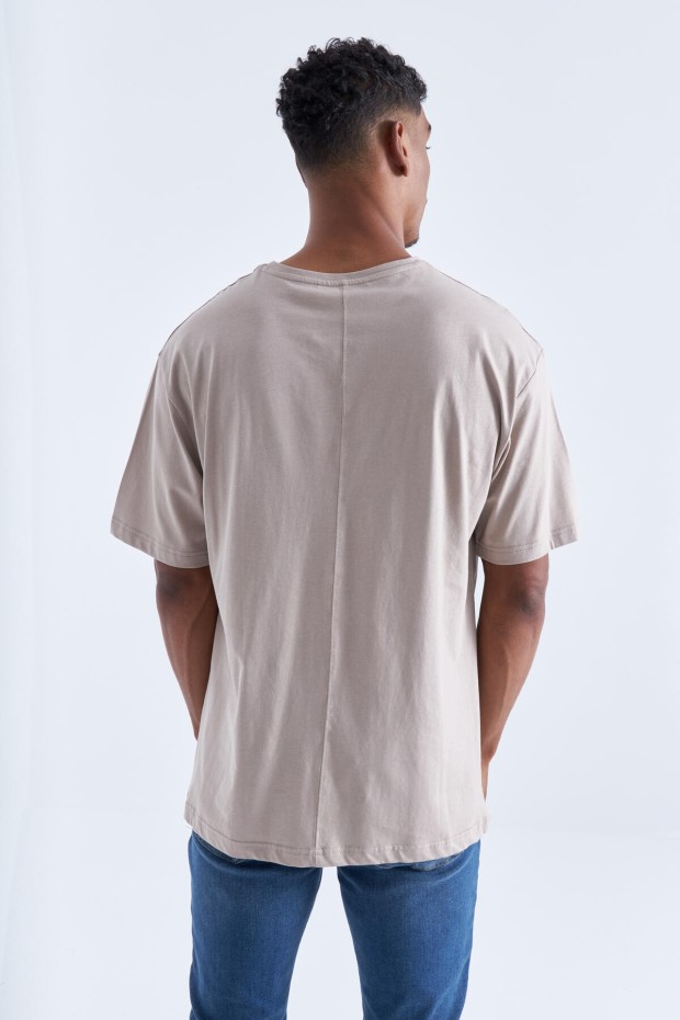 Tommy Life Koyu Bej Baskı Detaylı O Yaka Erkek Oversize T-Shirt - 88093. 5