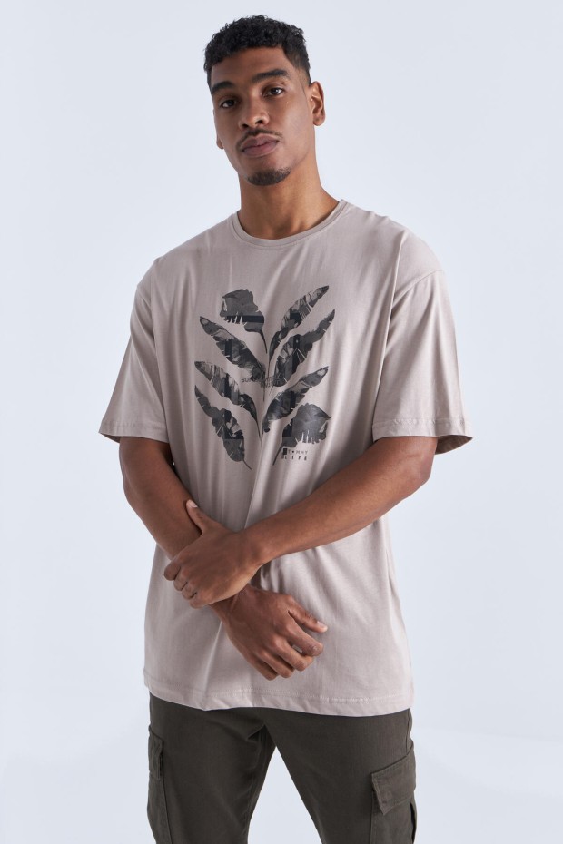 Tommy Life Koyu Bej Büyük Baskılı O Yaka Erkek Oversize T-Shirt - 88092. 5 Tommy Life Koyu Bej Büyük Baskılı O Yaka Erkek Oversize T-Shirt - 88092. 5