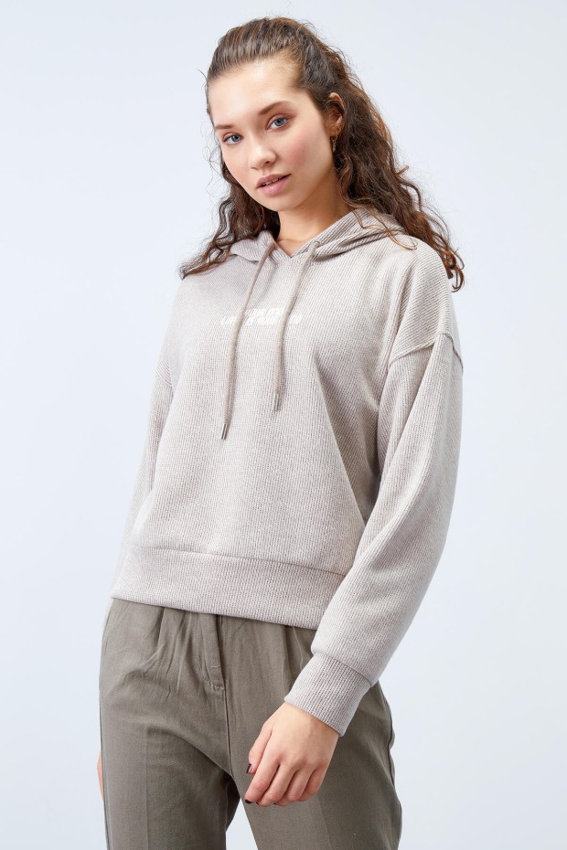Tommy Life Koyu Bej Kapüşonlu Yazı Nakışlı Selanik Kadın Oversize Sweatshirt - 97192. 1 Tommy Life Koyu Bej Kapüşonlu Yazı Nakışlı Selanik Kadın Oversize Sweatshirt - 97192. 1