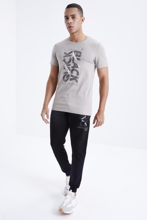 Tommy Life Koyu Bej - Siyah Baskı Detaylı O Yaka Standart Kalıp Manşetli Erkek Eşofman Takım - 85173. 1 Tommy Life Koyu Bej - Siyah Baskı Detaylı O Yaka Standart Kalıp Manşetli Erkek Eşofman Takım - 85173. 1