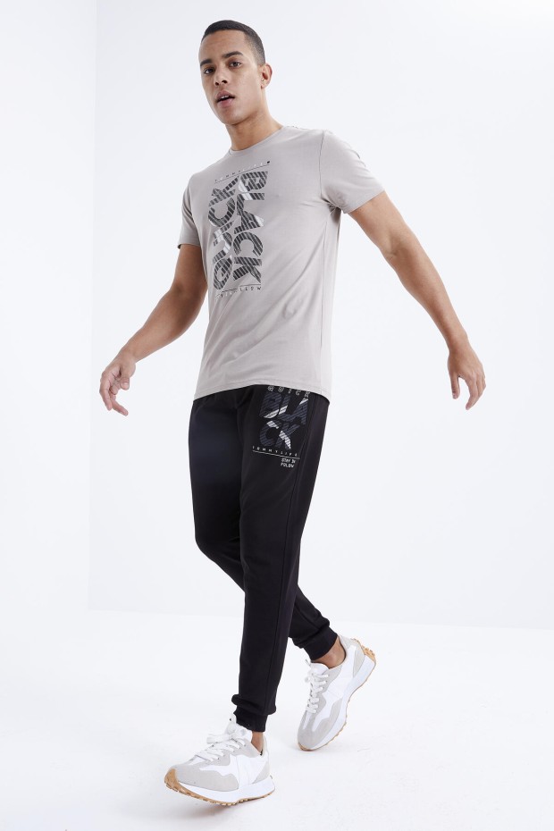 Tommy Life Koyu Bej - Siyah Baskı Detaylı O Yaka Standart Kalıp Manşetli Erkek Eşofman Takım - 85173. 6 Tommy Life Koyu Bej - Siyah Baskı Detaylı O Yaka Standart Kalıp Manşetli Erkek Eşofman Takım - 85173. 6