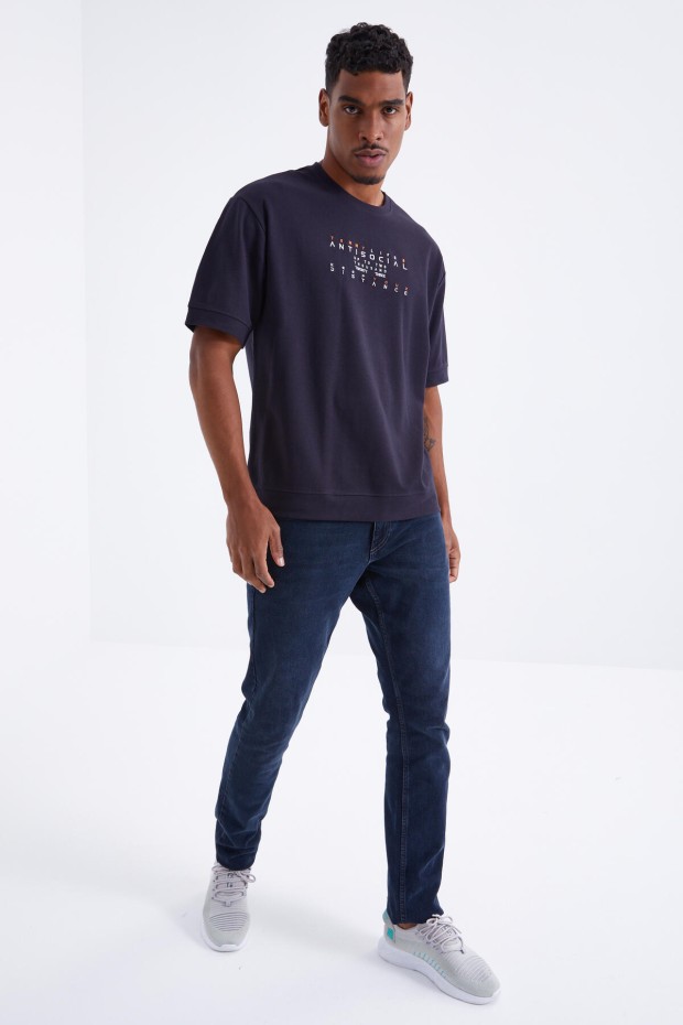 Tommy Life Lacivert Küçük Yazı Nakışlı O Yaka Erkek Oversize T-Shirt - 88103. 4