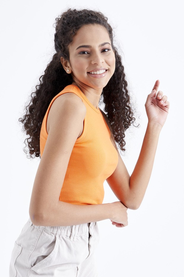 Tommy Life Oranj Basic Kolsuz O Yaka Kadın Crop Top Atlet - 97204. 7 Tommy Life Oranj Basic Kolsuz O Yaka Kadın Crop Top Atlet - 97204. 7