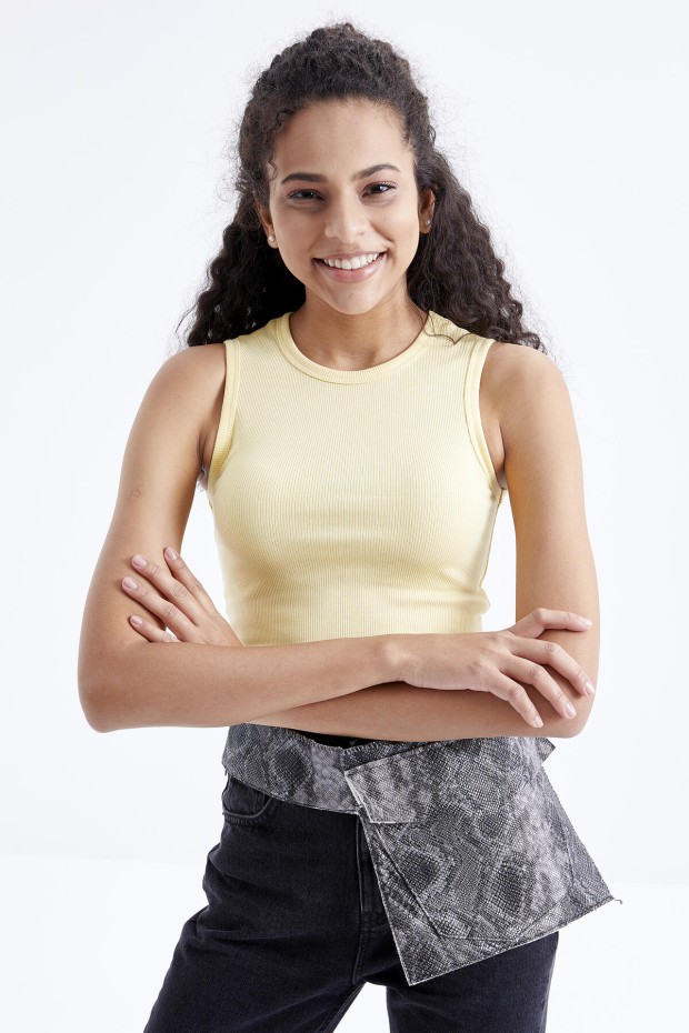 Tommy Life Sarı Basic Kolsuz O Yaka Kadın Crop Top Atlet - 97204. 5 Tommy Life Sarı Basic Kolsuz O Yaka Kadın Crop Top Atlet - 97204. 5