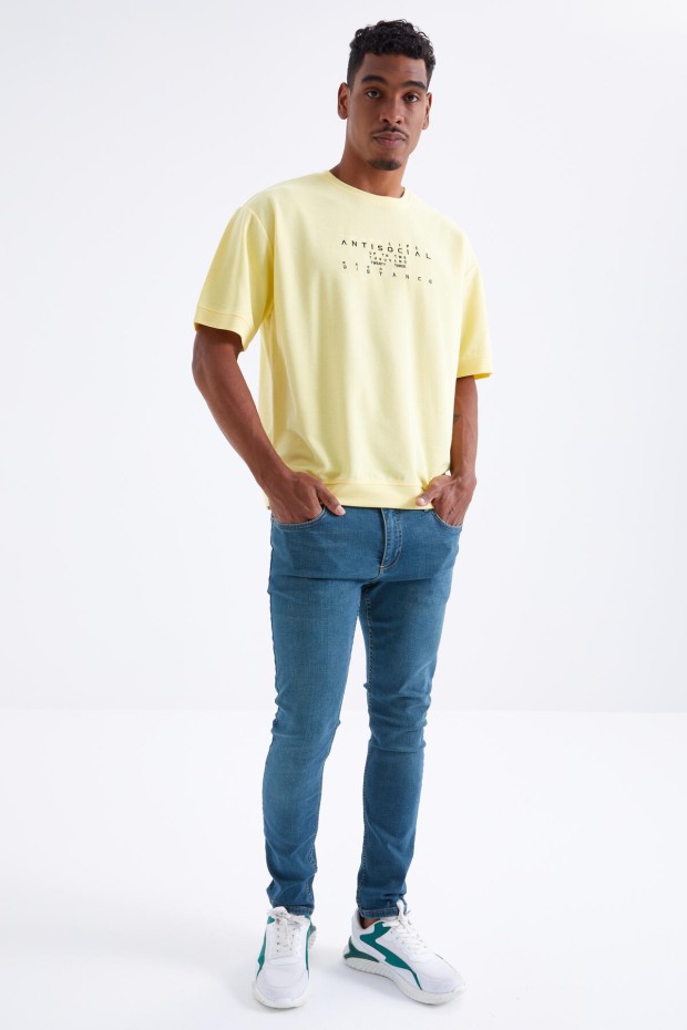 Tommy Life Sarı Küçük Yazı Nakışlı O Yaka Erkek Oversize T-Shirt - 88103. 2