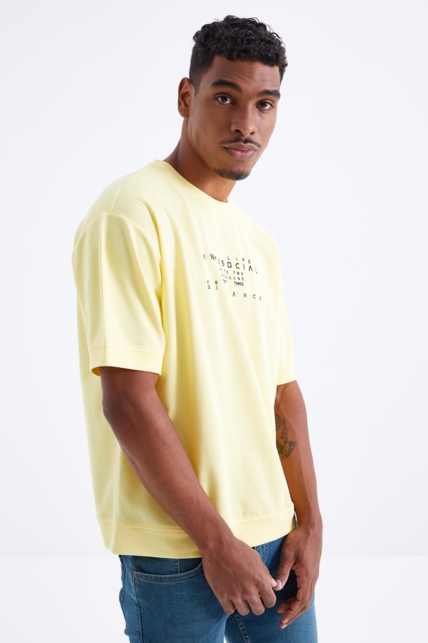 Tommy Life Sarı Küçük Yazı Nakışlı O Yaka Erkek Oversize T-Shirt - 88103. 8