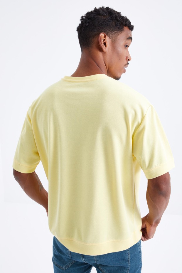 Tommy Life Sarı Küçük Yazı Nakışlı O Yaka Erkek Oversize T-Shirt - 88103. 5 Tommy Life Sarı Küçük Yazı Nakışlı O Yaka Erkek Oversize T-Shirt - 88103. 5