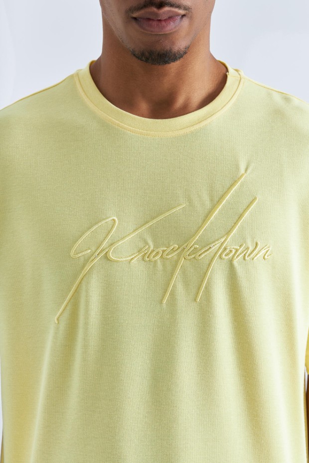 Tommy Life Sarı Yazı Nakışlı O Yaka Erkek Oversize T-Shirt - 88102. 4 Tommy Life Sarı Yazı Nakışlı O Yaka Erkek Oversize T-Shirt - 88102. 4