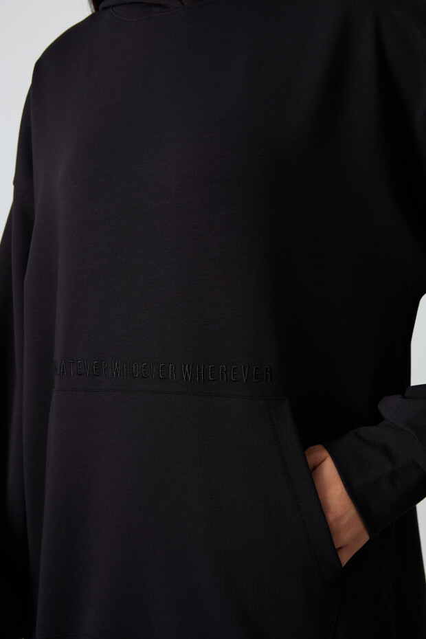 Siyah Balon Kol Yazı Nakışlı Kadın Oversize Tunik Sweatshirt - 97163 - 3