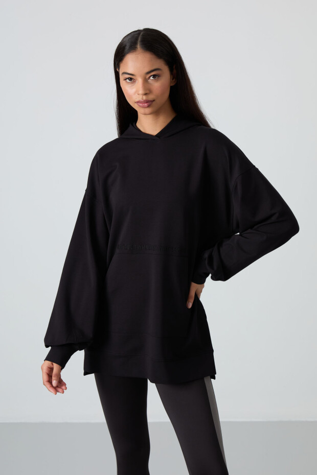 Siyah Balon Kol Yazı Nakışlı Kadın Oversize Tunik Sweatshirt - 97163 - 1