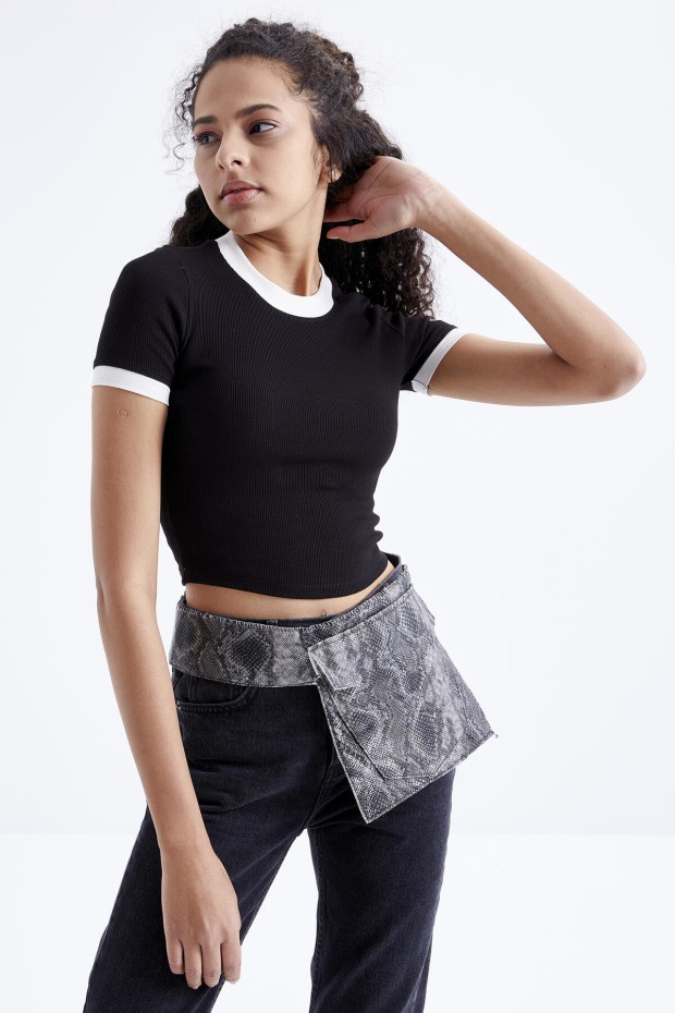 Tommy Life Siyah Basic Kol Detaylı O Yaka Kadın Crop Top T-Shirt - 97200. 5