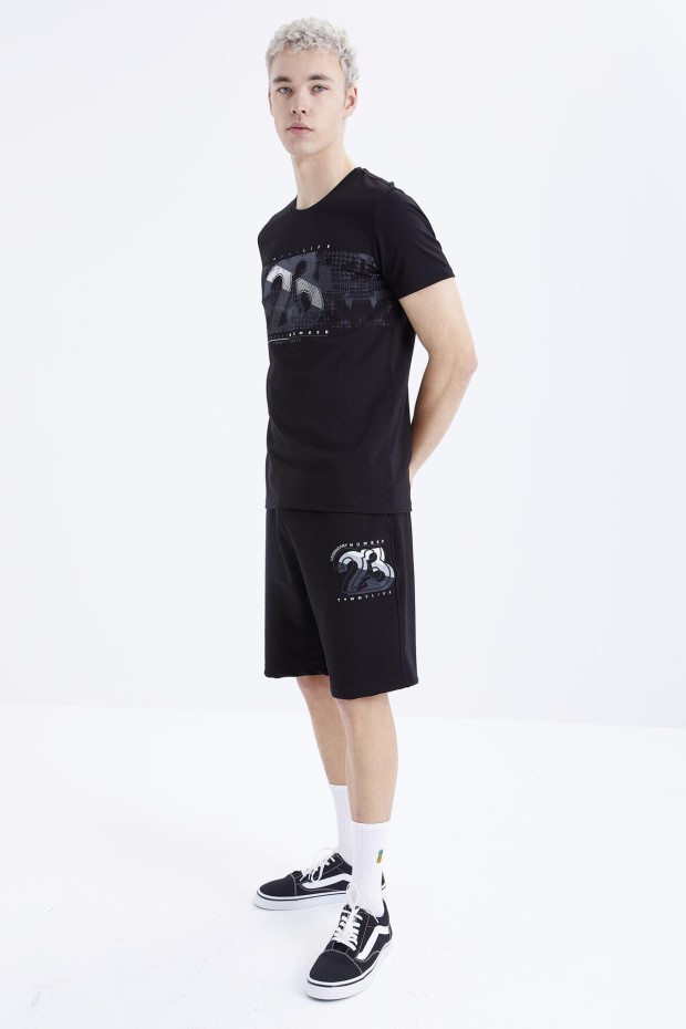 Tommy Life Siyah Baskı Detaylı O Yaka Standart Kalıp Bermuda Erkek Şort Takım - 85171. 1 Tommy Life Siyah Baskı Detaylı O Yaka Standart Kalıp Bermuda Erkek Şort Takım - 85171. 1