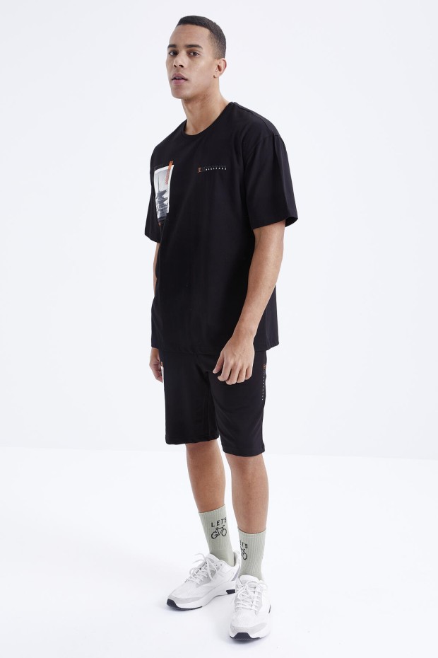 Tommy Life Siyah Baskılı O Yaka Oversize Bermuda Erkek Şort Takım - 85165. 7 Tommy Life Siyah Baskılı O Yaka Oversize Bermuda Erkek Şort Takım - 85165. 7