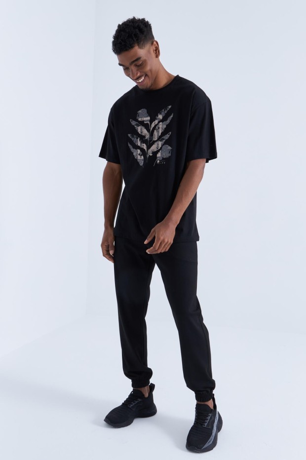 Tommy Life Siyah Büyük Baskılı O Yaka Erkek Oversize T-Shirt - 88092. 2 Tommy Life Siyah Büyük Baskılı O Yaka Erkek Oversize T-Shirt - 88092. 2