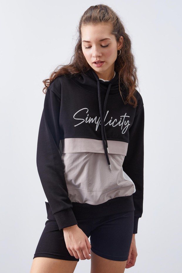 Tommy Life Siyah Bağcıklı Yaka Üç Renk Yazı Nakışlı Kadın Oversize Sweatshirt - 97189. 3