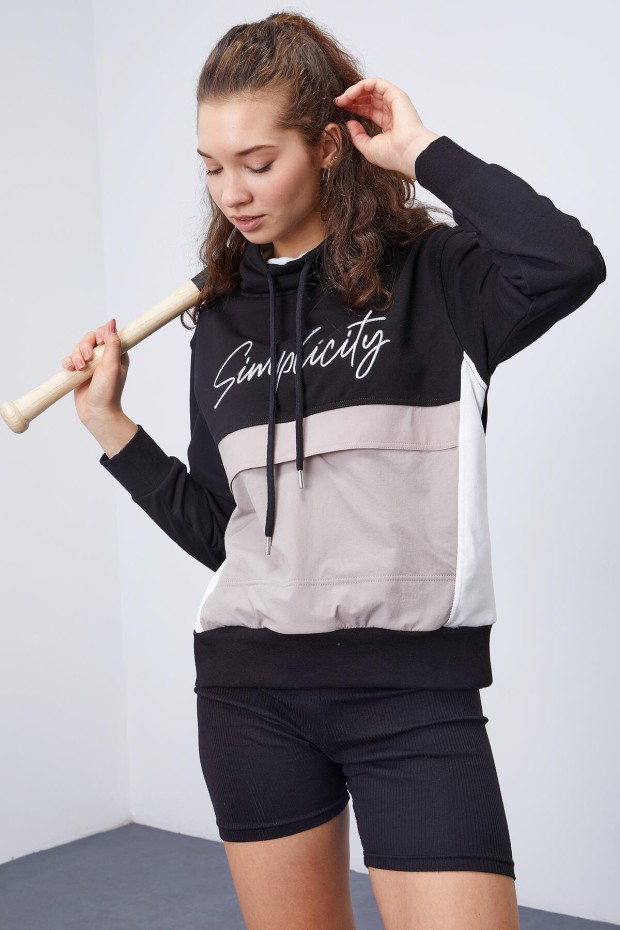 Tommy Life Siyah Bağcıklı Yaka Üç Renk Yazı Nakışlı Kadın Oversize Sweatshirt - 97189. 5 Tommy Life Siyah Bağcıklı Yaka Üç Renk Yazı Nakışlı Kadın Oversize Sweatshirt - 97189. 5