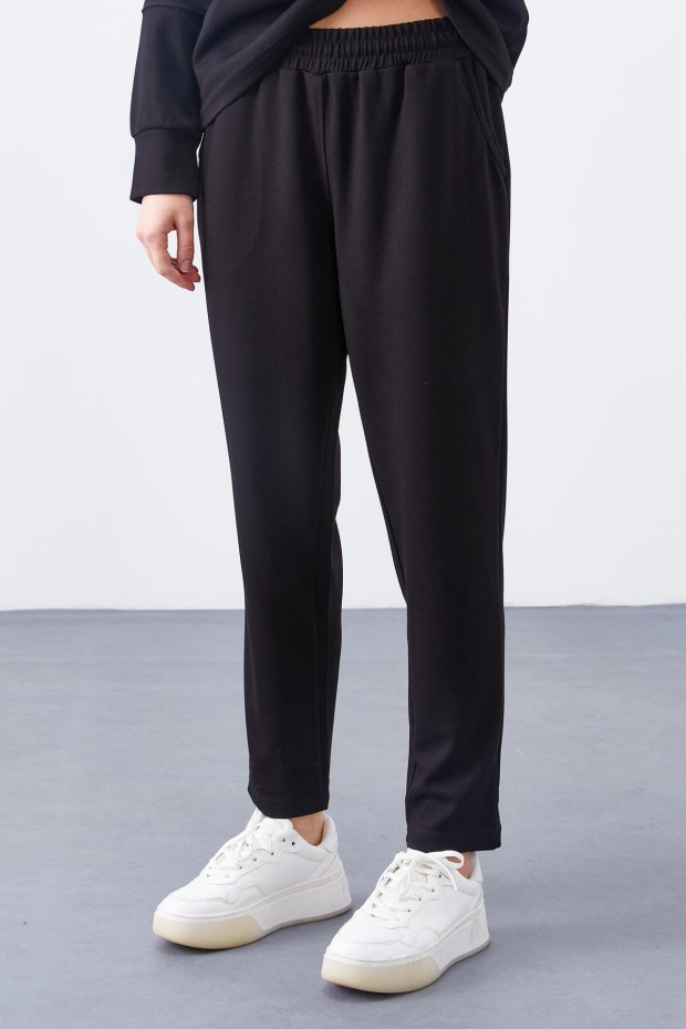 Tommy Life Siyah Kapüşonlu Nakış Detaylı Klasik Paça Kadın Oversize Eşofman Takımı - 95310. 2 Tommy Life Siyah Kapüşonlu Nakış Detaylı Klasik Paça Kadın Oversize Eşofman Takımı - 95310. 2