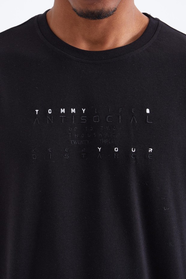 Tommy Life Siyah Küçük Yazı Nakışlı O Yaka Erkek Oversize T-Shirt - 88103. 4