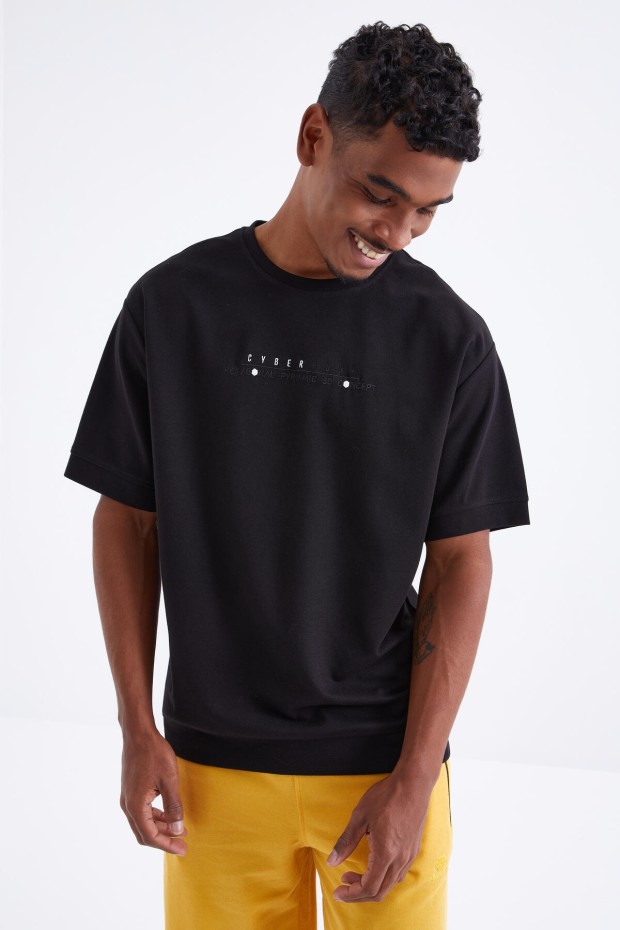 Tommy Life Siyah Minimal Yazı Nakışlı O Yaka Erkek Oversize T-Shirt - 88106. 3 Tommy Life Siyah Minimal Yazı Nakışlı O Yaka Erkek Oversize T-Shirt - 88106. 3
